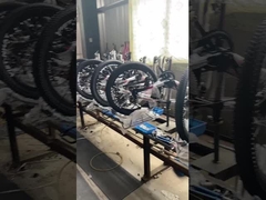 26 इंच 21 स्पीड गियर के साथ सभी एल्यूमीनियम मिश्र धातु सफेद रंग की बाइक में पहाड़ की बाइक में ढलान